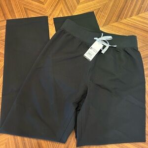 Men’s figs pants